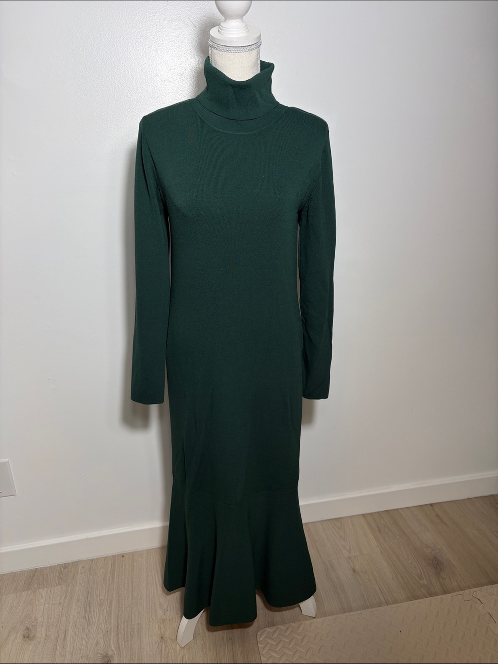 Antonio Melani Turtleneck Long Sleeve Knit Maxi Dress in Deep Green Size Medium